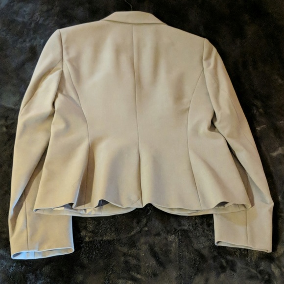 Light Grey Size 4 Calvin Klein Suit - Picture 7 of 7